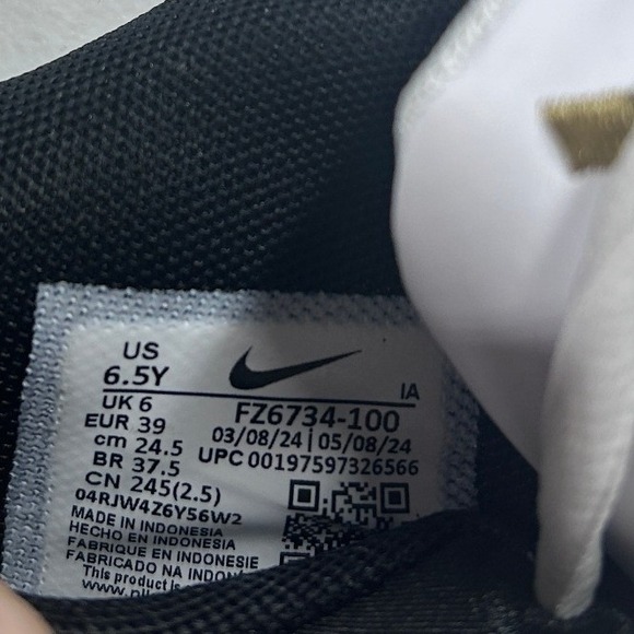 Nike Giannis Immortality 4 (GS) Basketball Shoes White Black Youth 6.5Y (No Box) - Picture 9 of 9